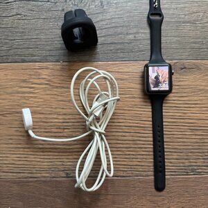 Apple Watch 1st Generation – 42mm 7000 Series Aluminum with Black Sport Band